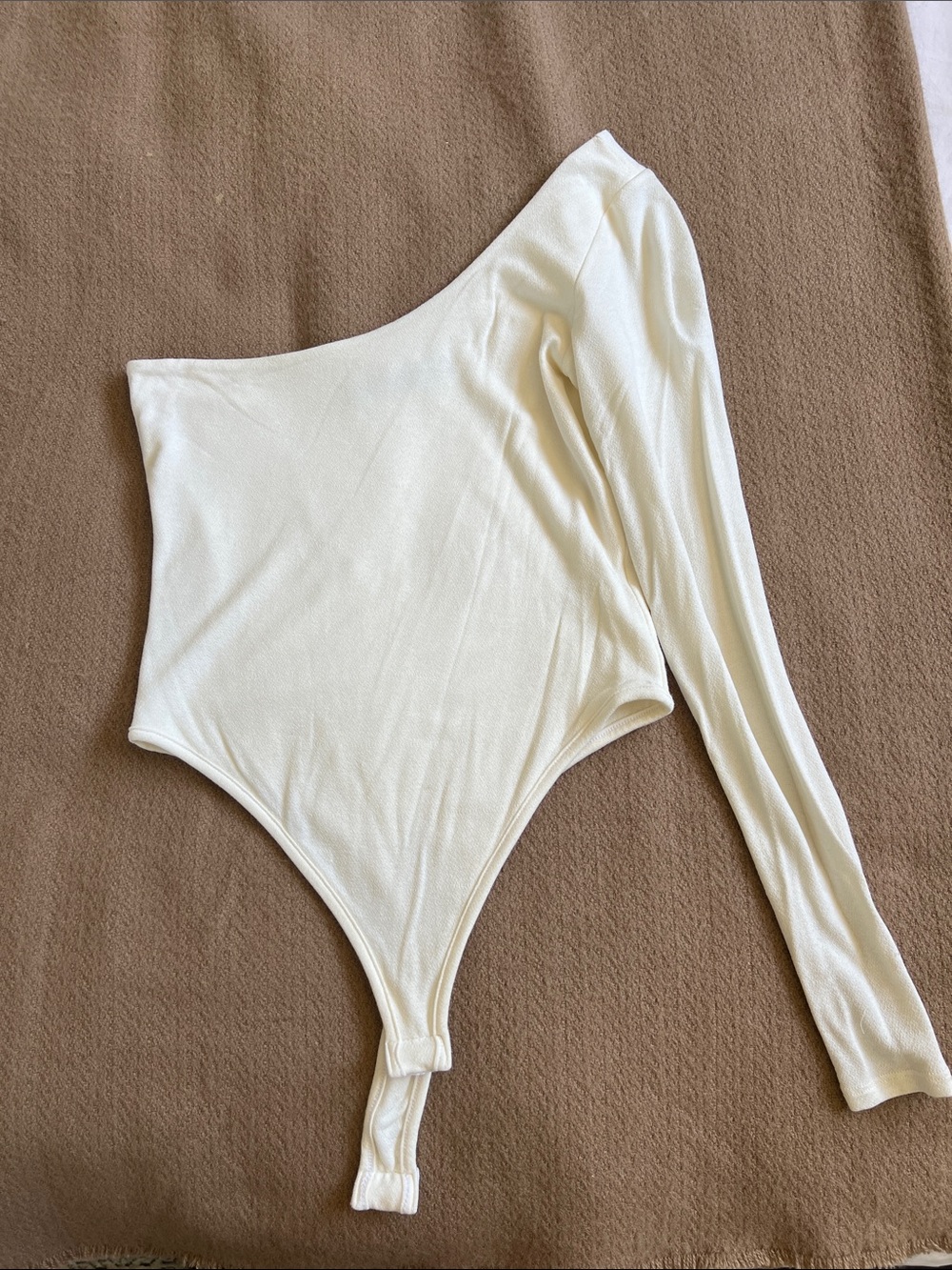 Naked Wardrobe One-Shoulder Ivory Long-Sleeve Bodysuit